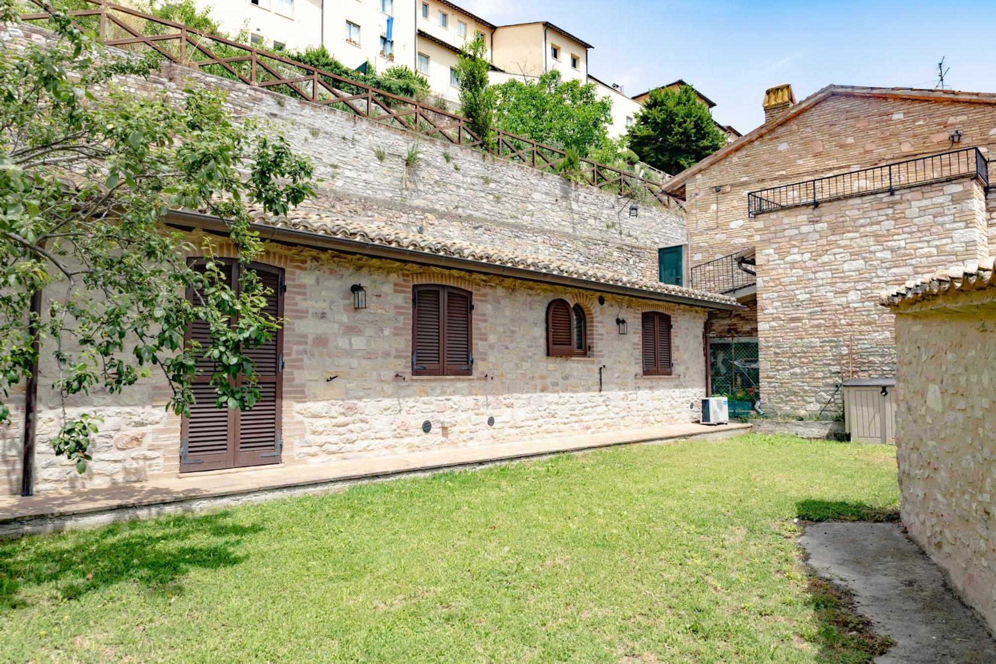 Holiday home Rustic House, Con Patio E Giardino, Centro *